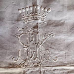 Embroidered Linen Sheet And Lace And Two Matching Pillowcases From Château Under Count's Crown 19th Century 