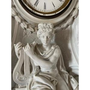 Pendulum To Ask In White Earthenware.