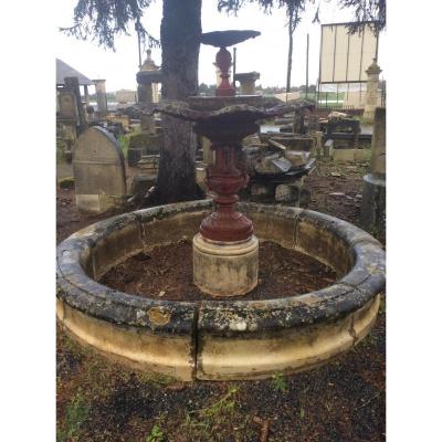Fountain Period Late 18th Early 19th In Stone And Cast Iron