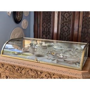 Golden Brass And Curved Glass Display Cabinet – France, Late 19th / Early 20th Century