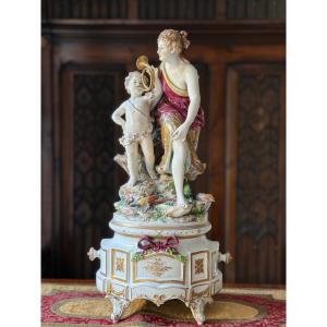 Large Polychrome And Gold Porcelain Group – Dresden Volkstedt, 19th Century - Circa 1880