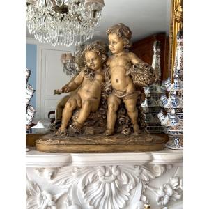 Gilles Roux - Group Of Putti In Patinated Terracotta, Rococo Style Of Baroque Inspiration - 51cm