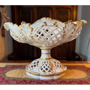 Porcelain Of Paris Bowl On Foot, Openwork Decoration And Gilded Foliage - Circa 1900