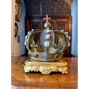 Wooden And Gilded Stucco Presentation Base, XIXᵉ, Decorated With Clasped Hands, Geometric Top.