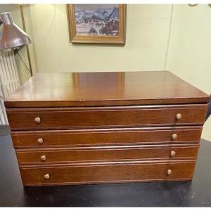 Housewife Saint Medard