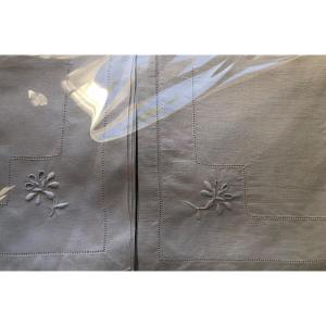Linen Table Service