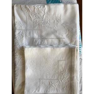 Table Service Without Monograms