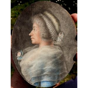 French School Circa 1790 : "marquise De La Porta"