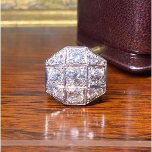 Art Deco Ring In Platinum And Diamonds