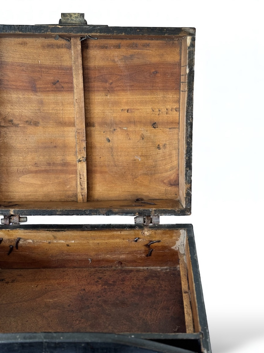 Baule giapponese in legno annerito, Gatto di fortuna – Periodo Meiji,  XIX sec-photo-2