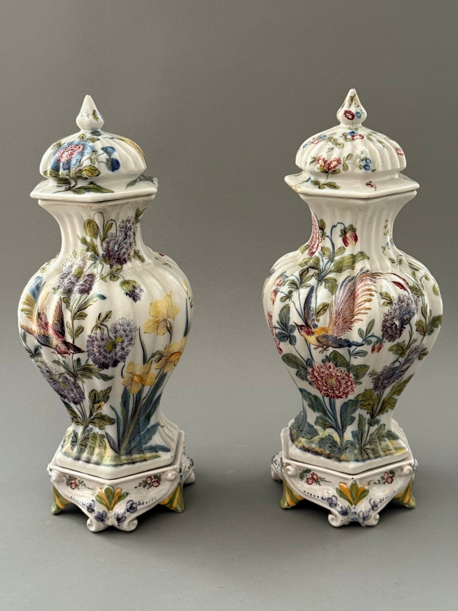 Vasi potiche in maiolica manifattura Antonibon, Nove Di Bassano - periodo XIX secolo