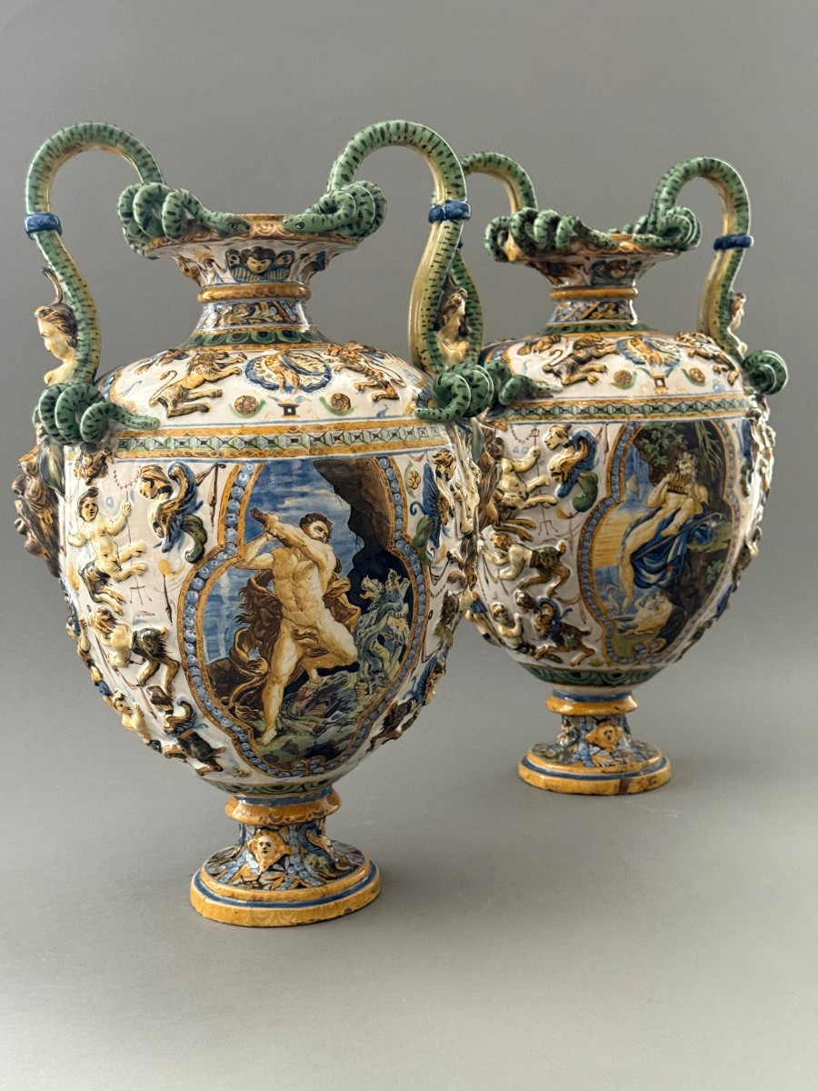 Coppia di vasi in maiolica - Napoli XIX secolo
