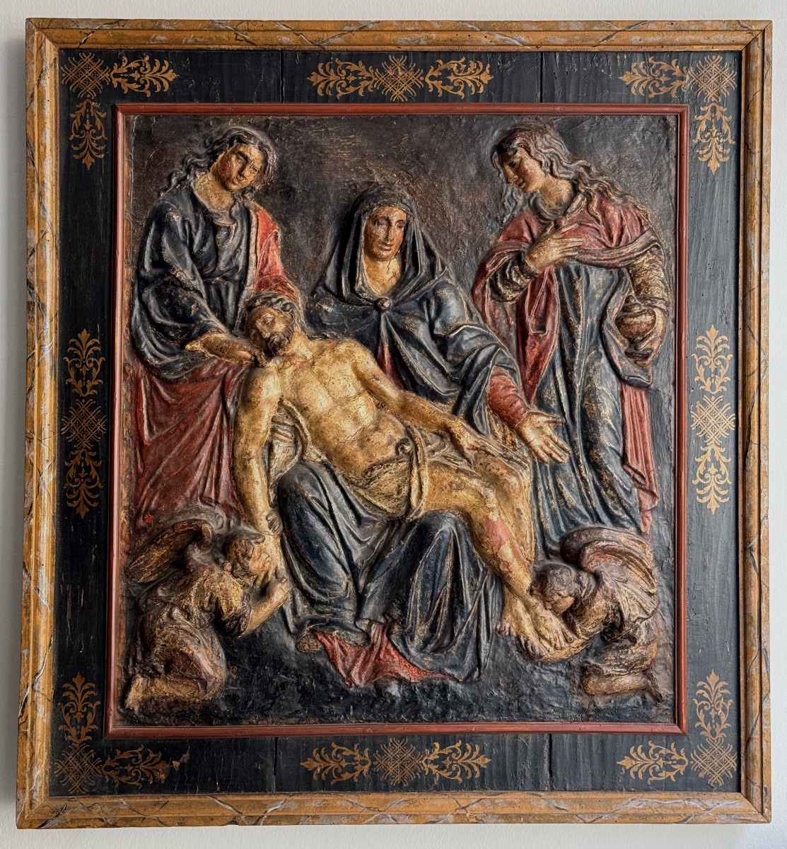 Carta pesta policroma raffigurante la Deposizione di Cristo. XVII secolo