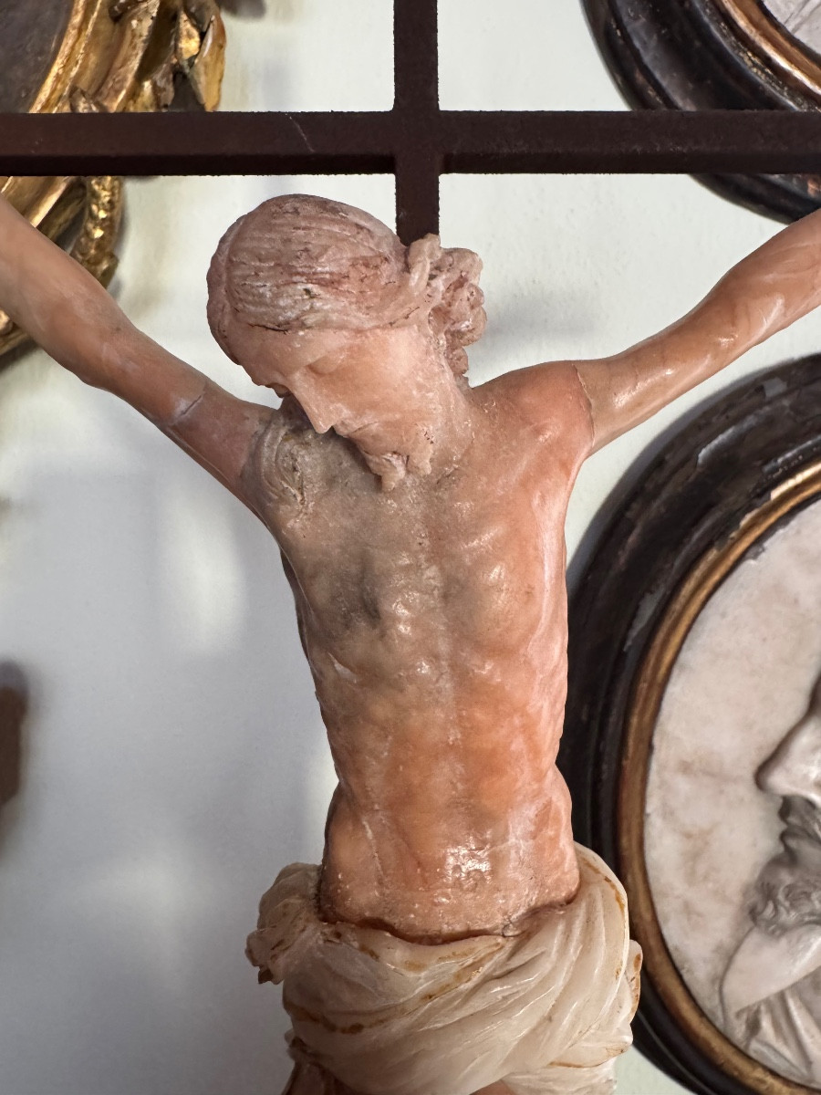 Cristo in alabastro rosa.XVIII secolo-photo-2