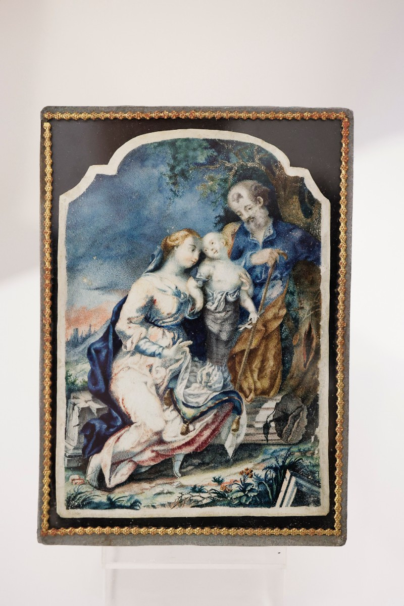 Dipinto su pergamena raffigurante la Sacra Famiglia - Italia centrale XVII secolo 