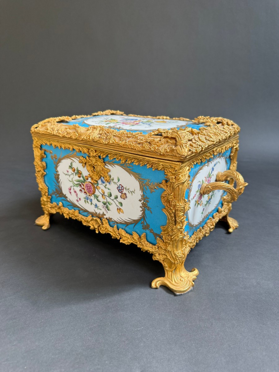 Cofanetto in porcellana e bronzo dorato - Francia XIX secolo-photo-3