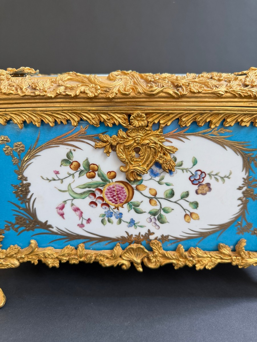 Cofanetto in porcellana e bronzo dorato - Francia XIX secolo-photo-1
