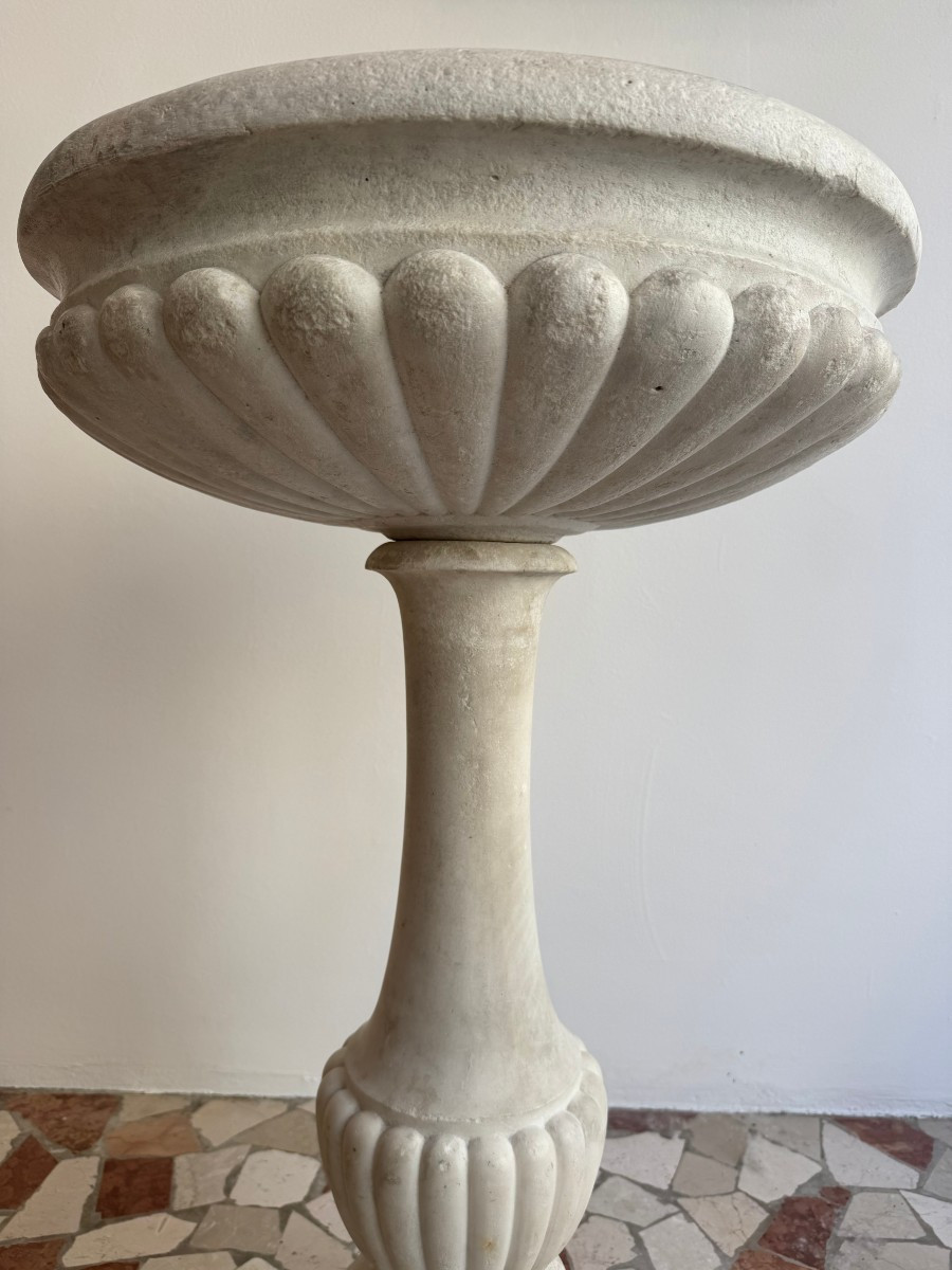 Acquasantiera in marmo statuario di Carrara - XVII secolo, Toscana -photo-1