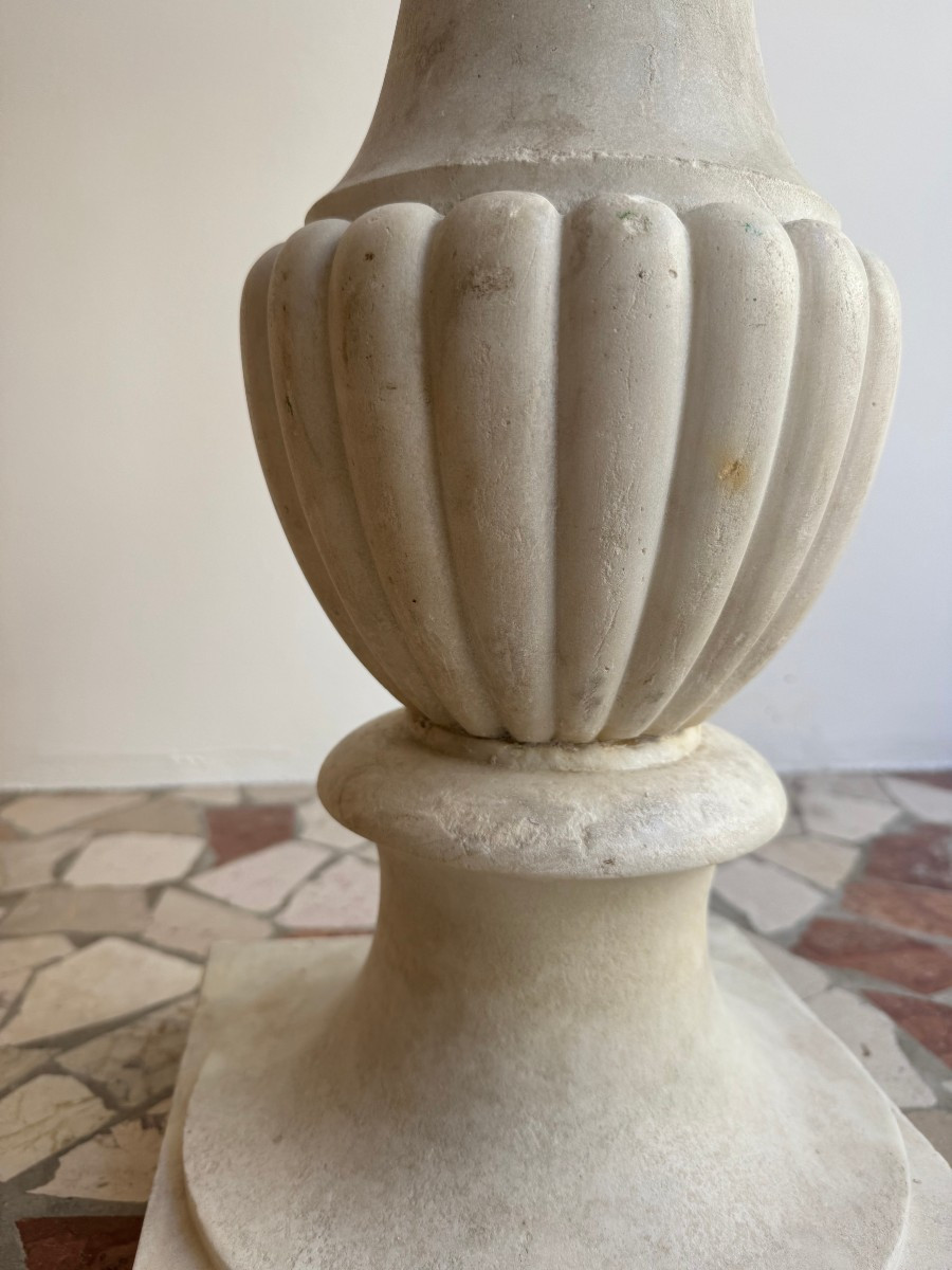 Acquasantiera in marmo statuario di Carrara - XVII secolo, Toscana -photo-5