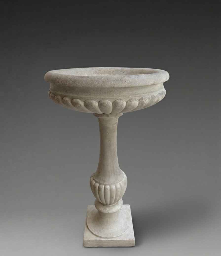 Acquasantiera in marmo statuario di Carrara - XVII secolo, Toscana 