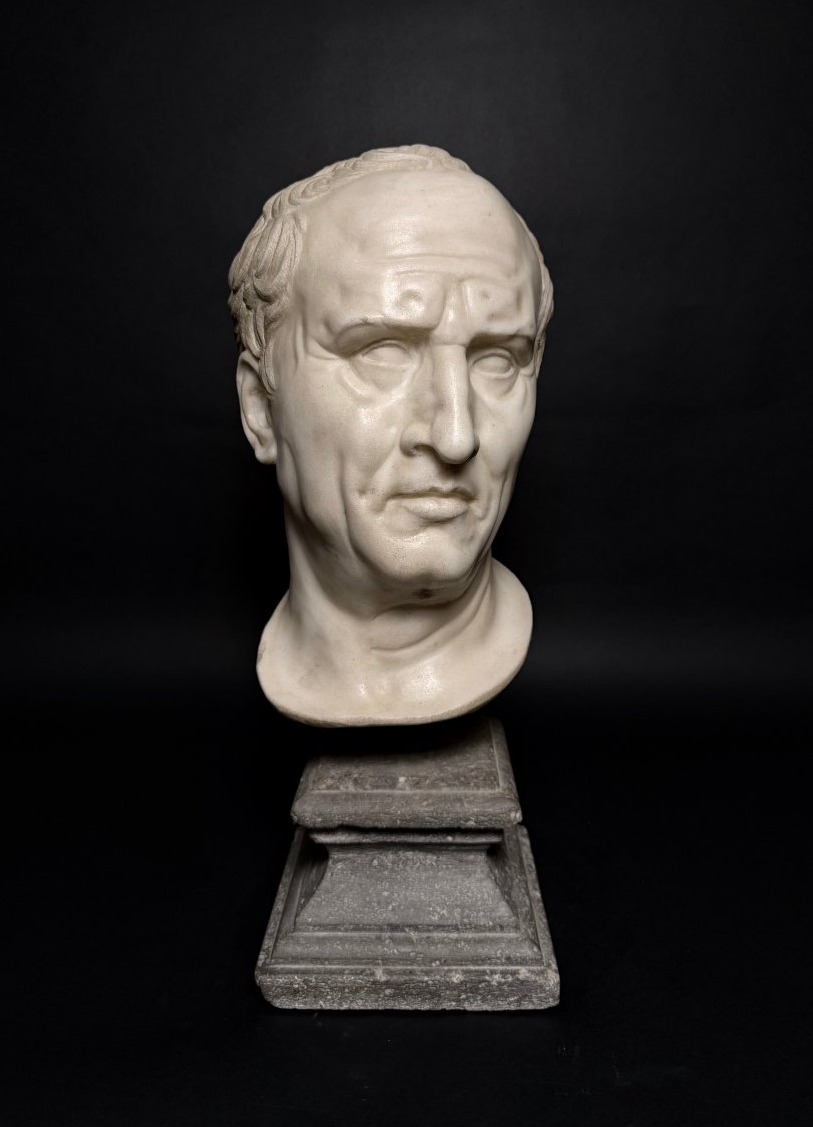 Testa neoclassica di Marco Tullio Cicerone in marmo - fine XVIII secolo . Italia.