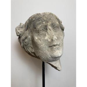 Scultura in pietra raffigurante volto di donna.XVII secolo