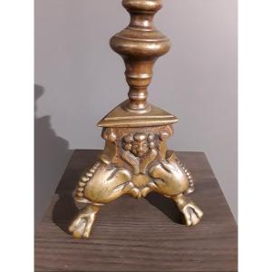 Beautiful Pique Candle In Bronze 17th Century