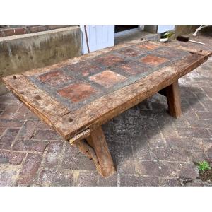 Rustic Oak Coffee Table With Cobblestone Top.