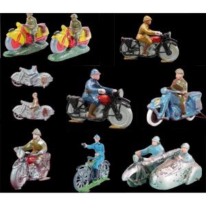 Set Of Motorcycles In Lead Or Plaster Around 1930