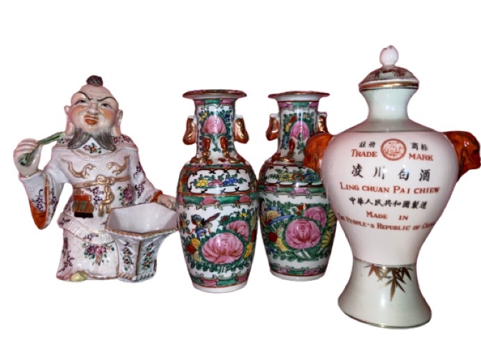 Lotto di ceramiche orientali del XX secolo 