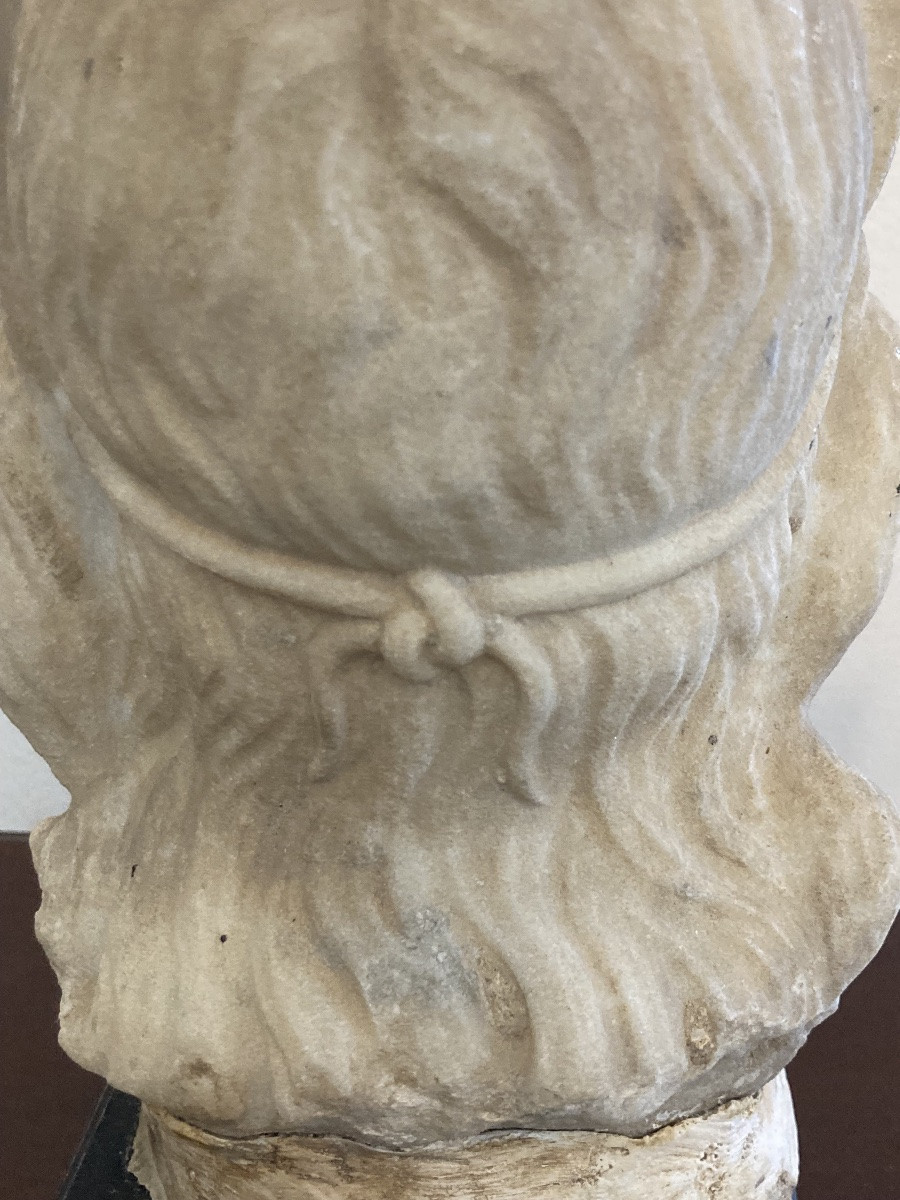 Busto in marmo bianco di gusto classico -photo-4