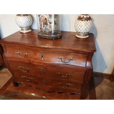 Commode Louis XV dite Commode Tombeau