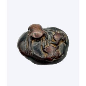 Wooden Netsuke With Three Frogs