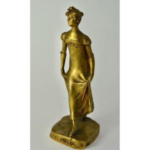 Varenne Henri Sculptor. Bronze "the Parisian Woman Of 1810"