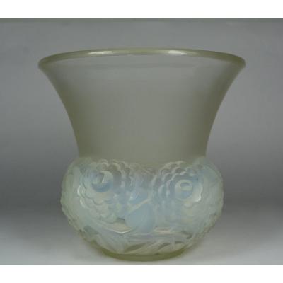 Rene Lalique, Ranunculus Vase, Around 1931