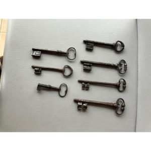 Keys: Seven Wrought Iron Keys, Dating From The 17th And 18th Centuries.