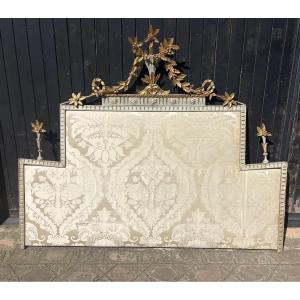 Late 18th Century Italian Headboard In Lacquered And Gilded Carved Wood 