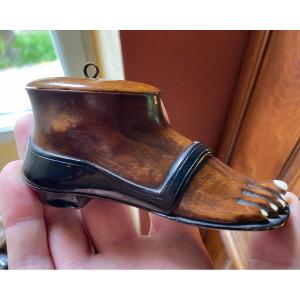 Rare Anthropomorphic Snuff Box In The Shape Of A Foot In A Sandal