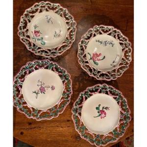 Manufacture De Samson Series Of 4 Plates On Foot In The Taste Of The Widow Perrin