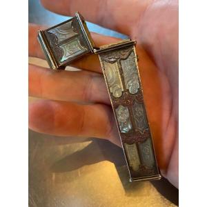 Rare And Beautiful Wax Candle Or Sweet Note In Silver And Mother-of-pearl From The 18th Century 