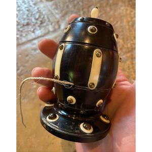 Collection, Rare Thread Winder And Thimble Holder In Solid Ebony And Bone From The Napoleon II Period