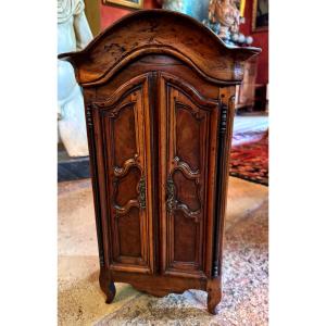 Louis XV Master's Cabinet In Walnut