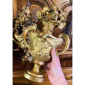Pair Of Medici Flower Vases In Gilt Box, 18th Century