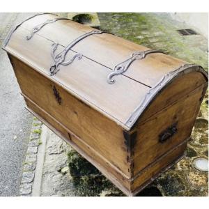 Important Curved Lid Oak Travel Chest With Forged Fittings, Late 18th - Early 20th Century