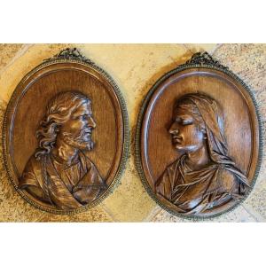 Pair Of Large Sculptted High Relief Medallons: Jesus And The Virgin Mary, Late 19th Century
