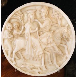 L’amour Courtois, Grand Tondo Sculpté En Albâtre En Fort Relief Du XIXème Siècle.