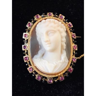 Beautiful Vestal From The Antique, Agate Cameo In High Relief XIXth Century