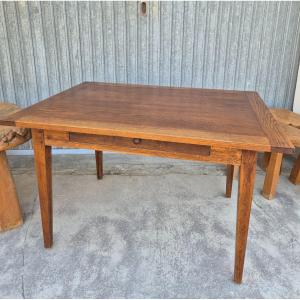 Beautiful Rustic Farmhouse Table In Solid Oak, Quality Manufacturing From The 1950s.