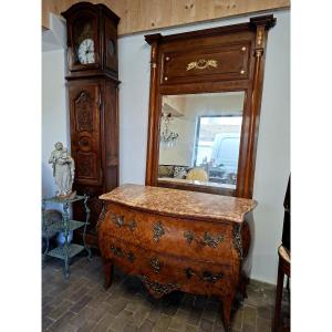 Louis XV Style Bombé Commode In Marquetry And Bronze, 19th Century 