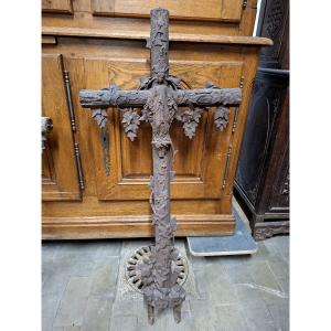 Large, Richly Decorated 19th-century Cast-iron Cross Depicting The Virgin Mary